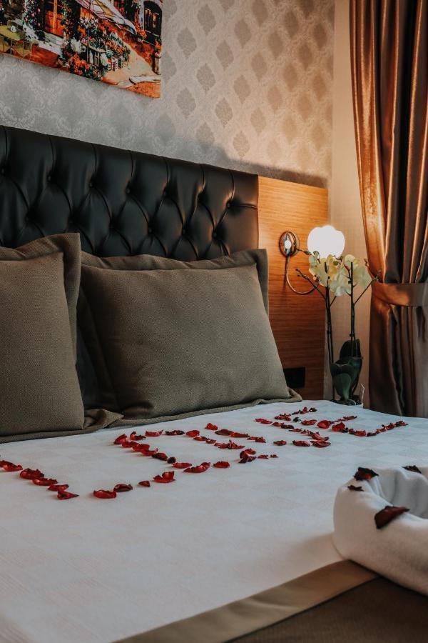 Otel Grand Lark イスタンブール エクステリア 写真