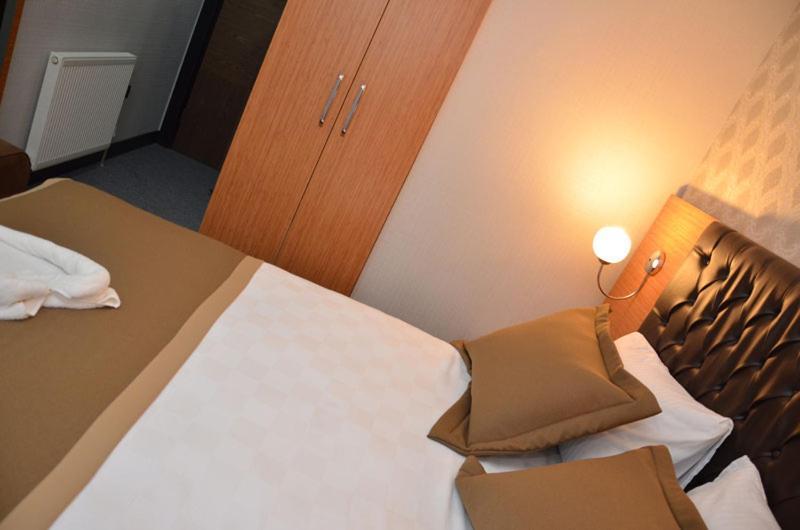 Otel Grand Lark イスタンブール エクステリア 写真