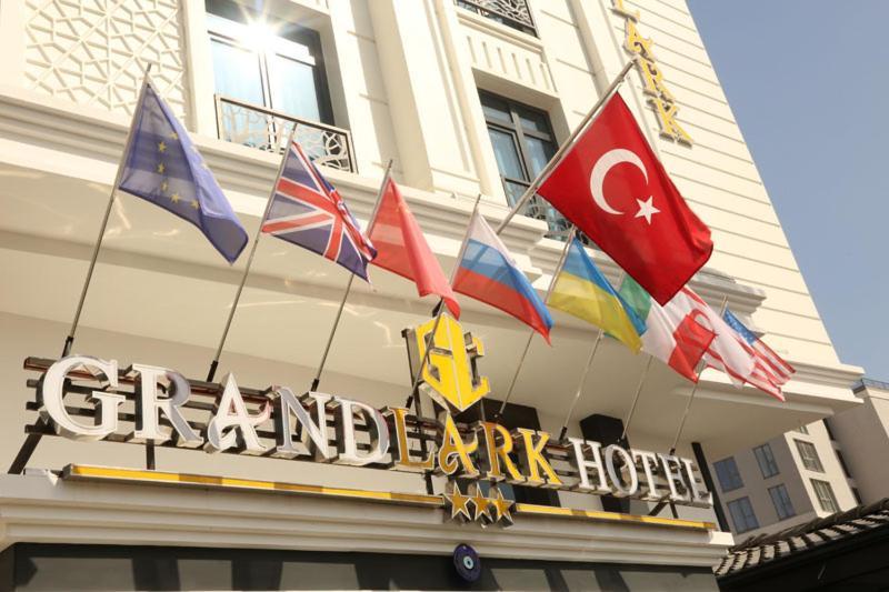 Otel Grand Lark イスタンブール エクステリア 写真