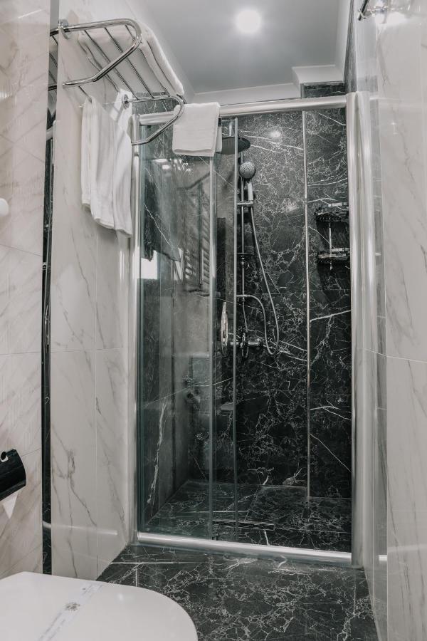 Otel Grand Lark イスタンブール エクステリア 写真