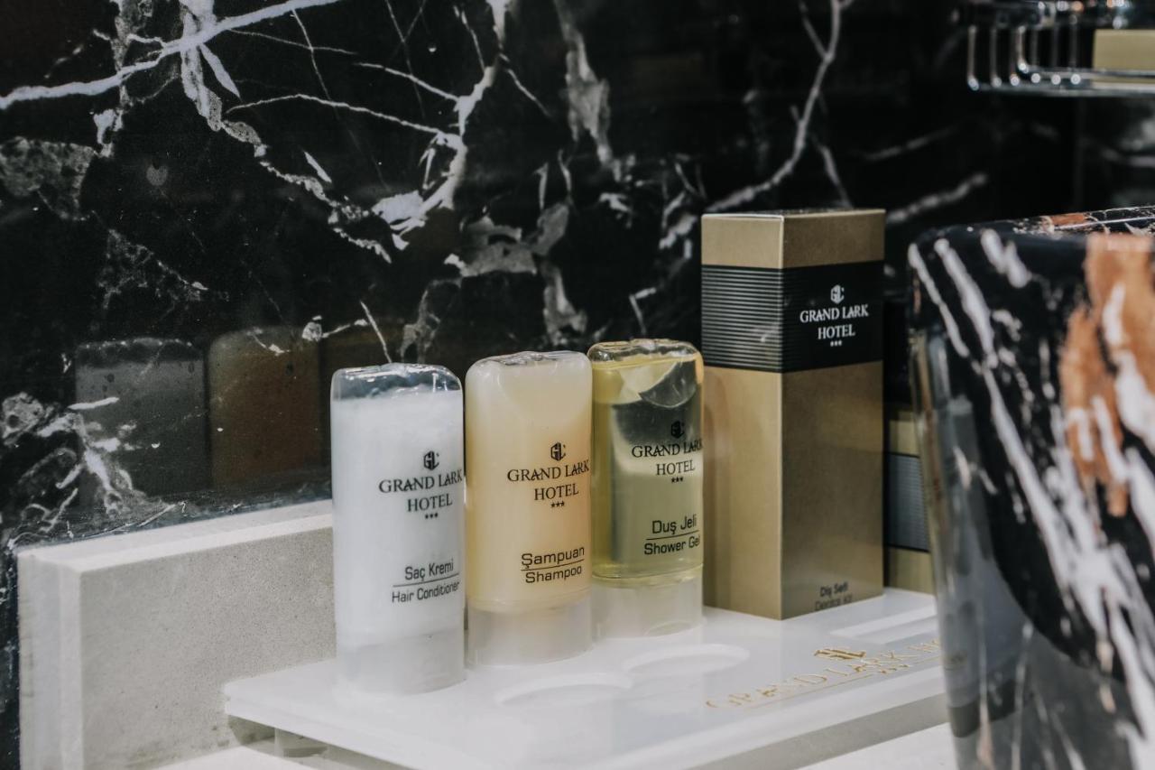 Otel Grand Lark イスタンブール エクステリア 写真